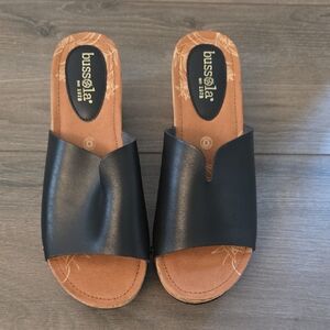Bussola Black and Tan Women's Mules